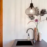Bed And Apartment *